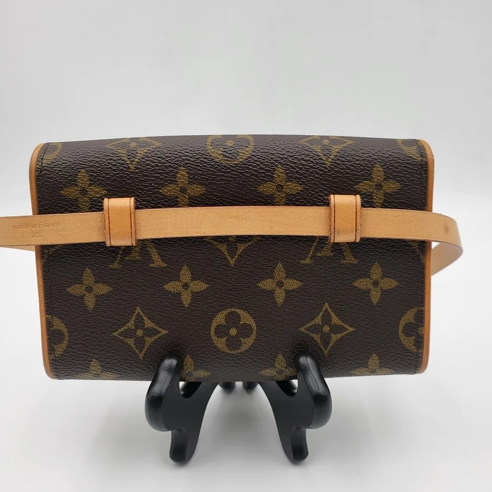 LOUIS VUITTON Pochette Florentine Monogram Canvas Belt Bag..Authentic w/COA..